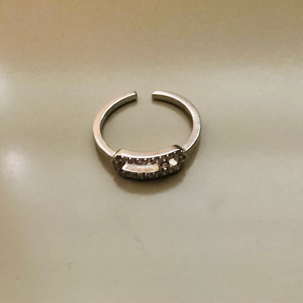 Silver Pin Zirconia Stones Ring